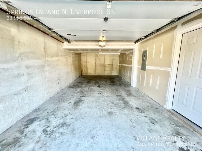 Building Photo - 155 Springs Ln