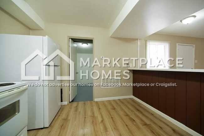 Building Photo - 6855 Woodhurst Dr