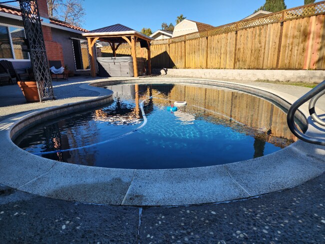 Building Photo - 693 Seville Ln