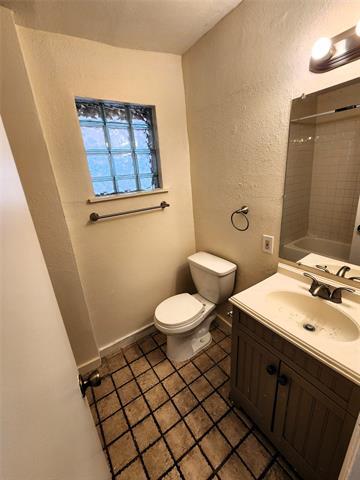 Building Photo - 2228 Toulon Ln