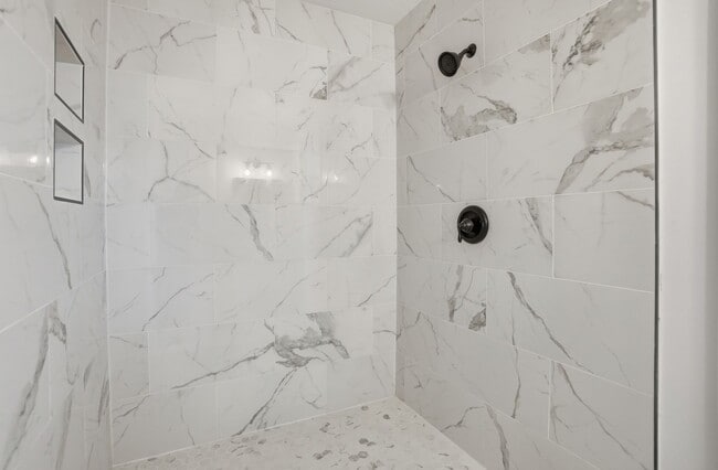 Building Photo - Beautifully Renovated 3-Bedroom with Fenced in Yard