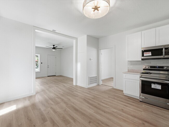 Building Photo - 7128 Avenue K