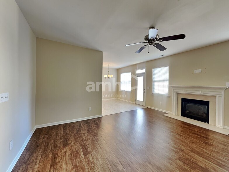 Building Photo - 15534 Crossing Gate Dr