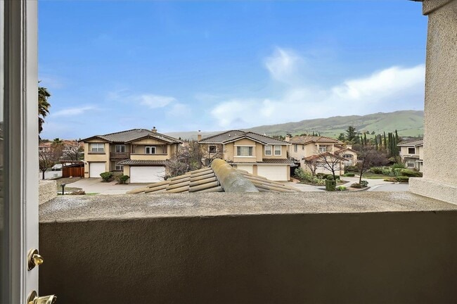 Building Photo - 4 Bed 3 Bath Home With 3 Car Garage High Ceilings And Fenced Yard