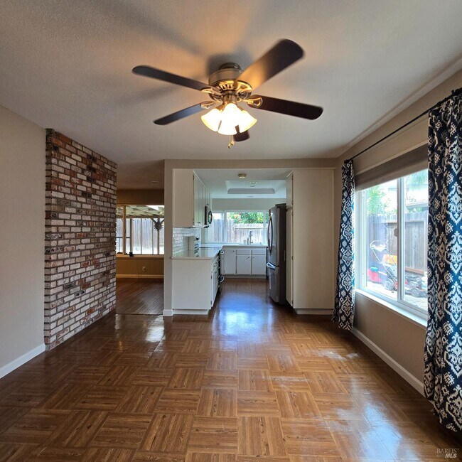 Building Photo - 464 Hartwick Ln