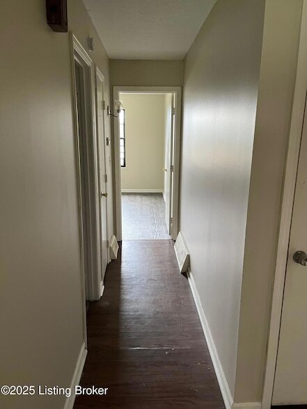 Building Photo - 1705 Cliff Ridge Ct