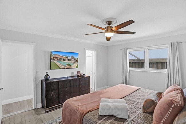 Building Photo - 470 SE 4th Ct