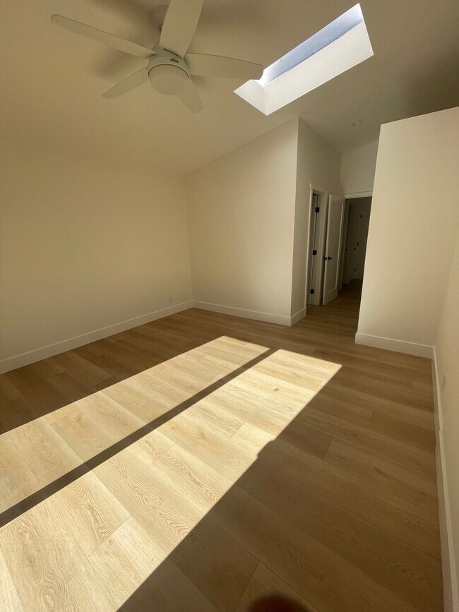 Building Photo - Santa Barbara desired neighborhood