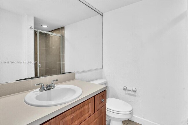 Building Photo - 5600 Collins Ave