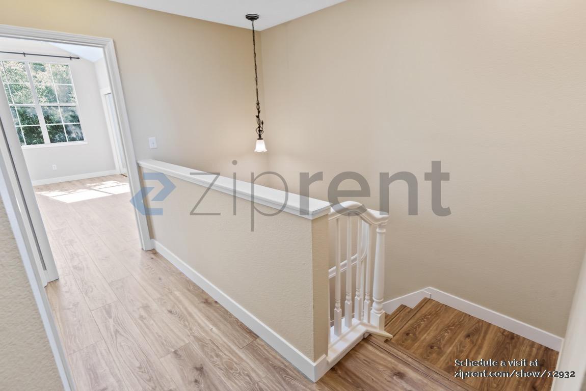 Building Photo - Unit