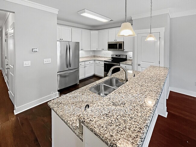 Building Photo - 766 Elmbrook Dr