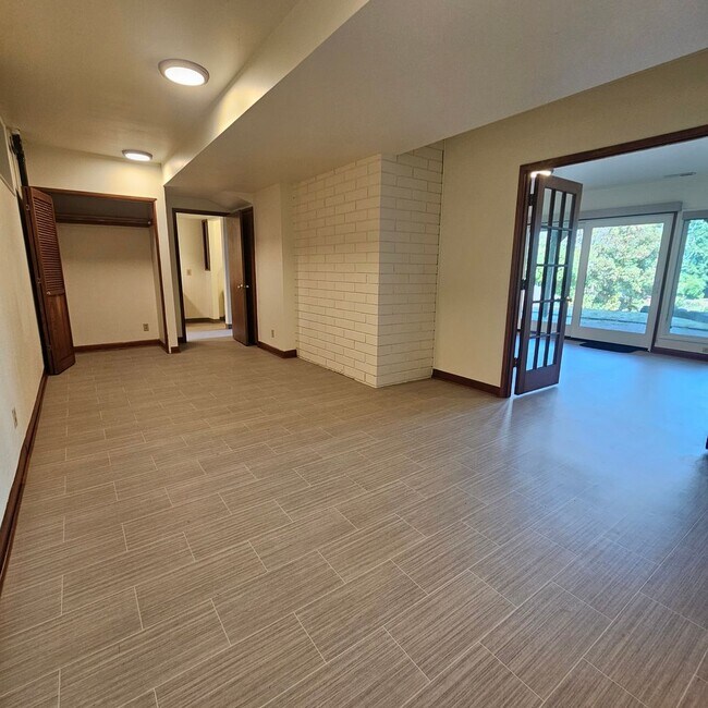 Building Photo - Private Bainbridge Island Retreat with Acreage & Modern Comforts