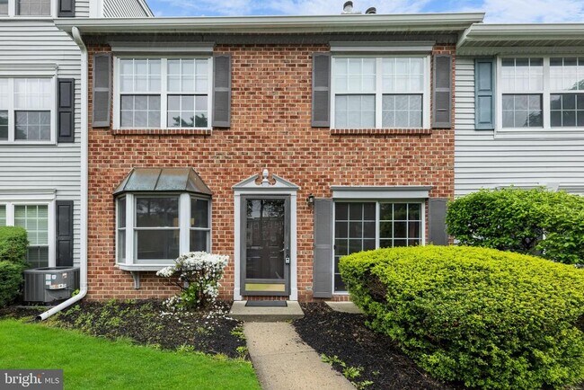 Building Photo - 66 Cheverny Ct