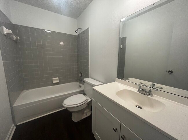 Building Photo - 2387 Parrot Ln