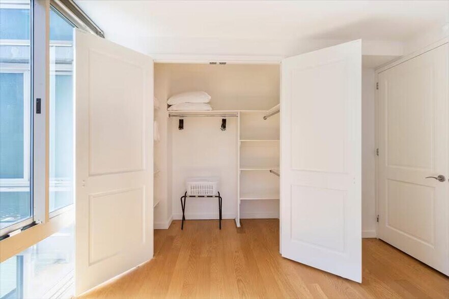 Building Photo - 254 W 54th St