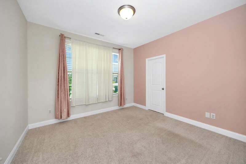 Building Photo - 141 Slade Thomas Dr