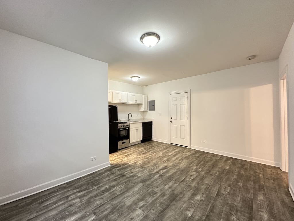 Building Photo - 5710 N Winthrop Ave