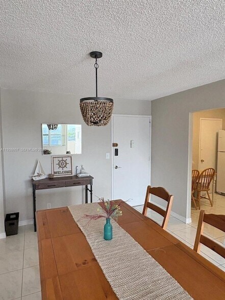 Building Photo - 401 Golden Isles Dr