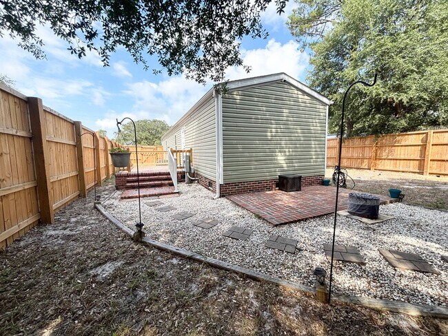 Building Photo - 2536 Blue Marlin St SW