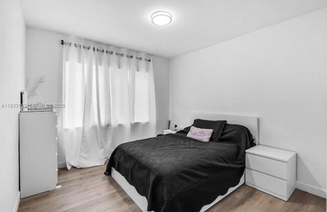 Building Photo - 1735 NE 147th St