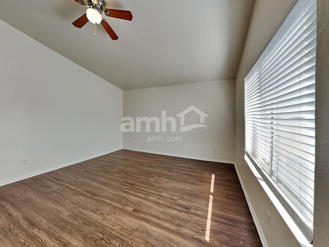 Building Photo - 6016 Soft Springs Ave