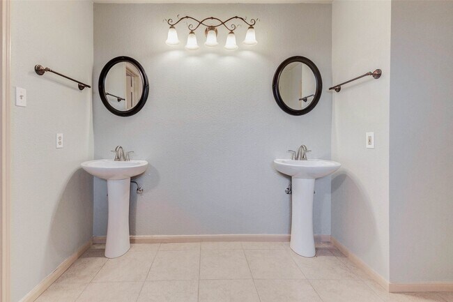 Building Photo - 22618 Dabney Manor Ln