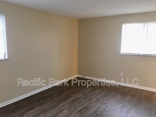 Building Photo - 9403 Shenandoah Dr