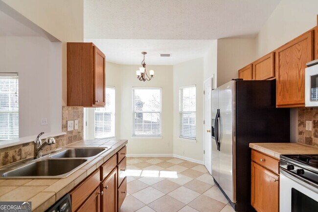 Building Photo - 2770 Lake Park Ridge W