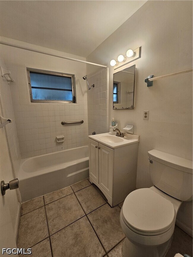 Building Photo - 423 Morgan Cir S