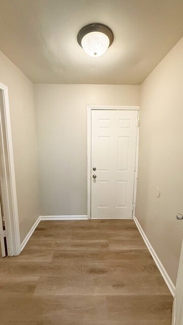 Building Photo - CENTER TOWNSHIP 3 BEDROOM DUPLEX AVAILABLE NOW!  ACCEPTS SECTION 8