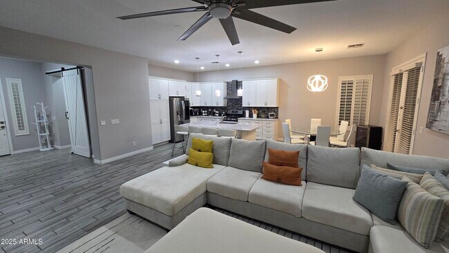 Building Photo - 17591 W Dahlia Dr