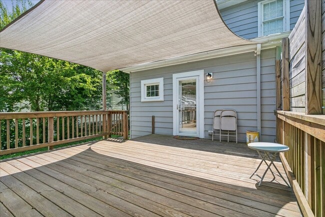 Building Photo - 1734 Hancock Ave