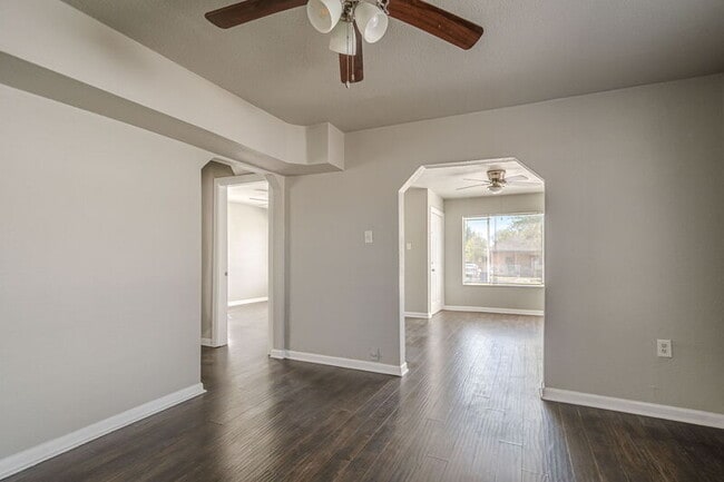 Building Photo - 2323 Arbor Pl