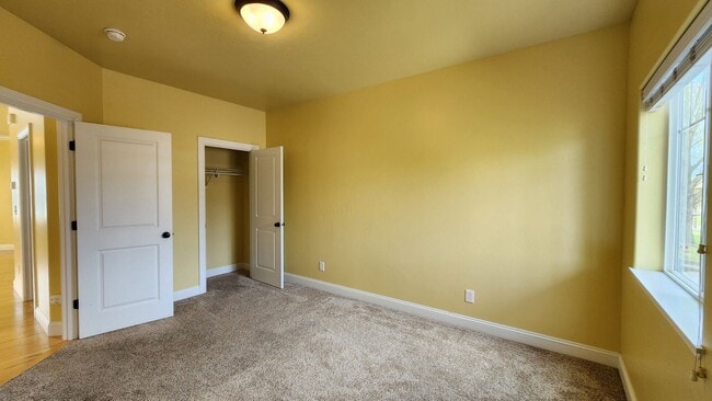 Building Photo - Elegant Stephens Pointe Condominiums