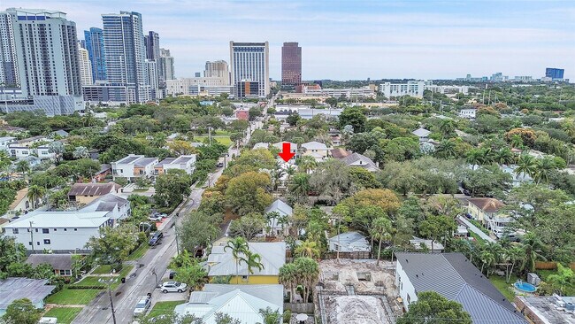 Building Photo - 604 SW 6th Ave