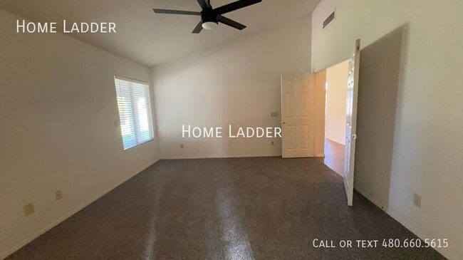 Building Photo - 440 N Leoma Ln