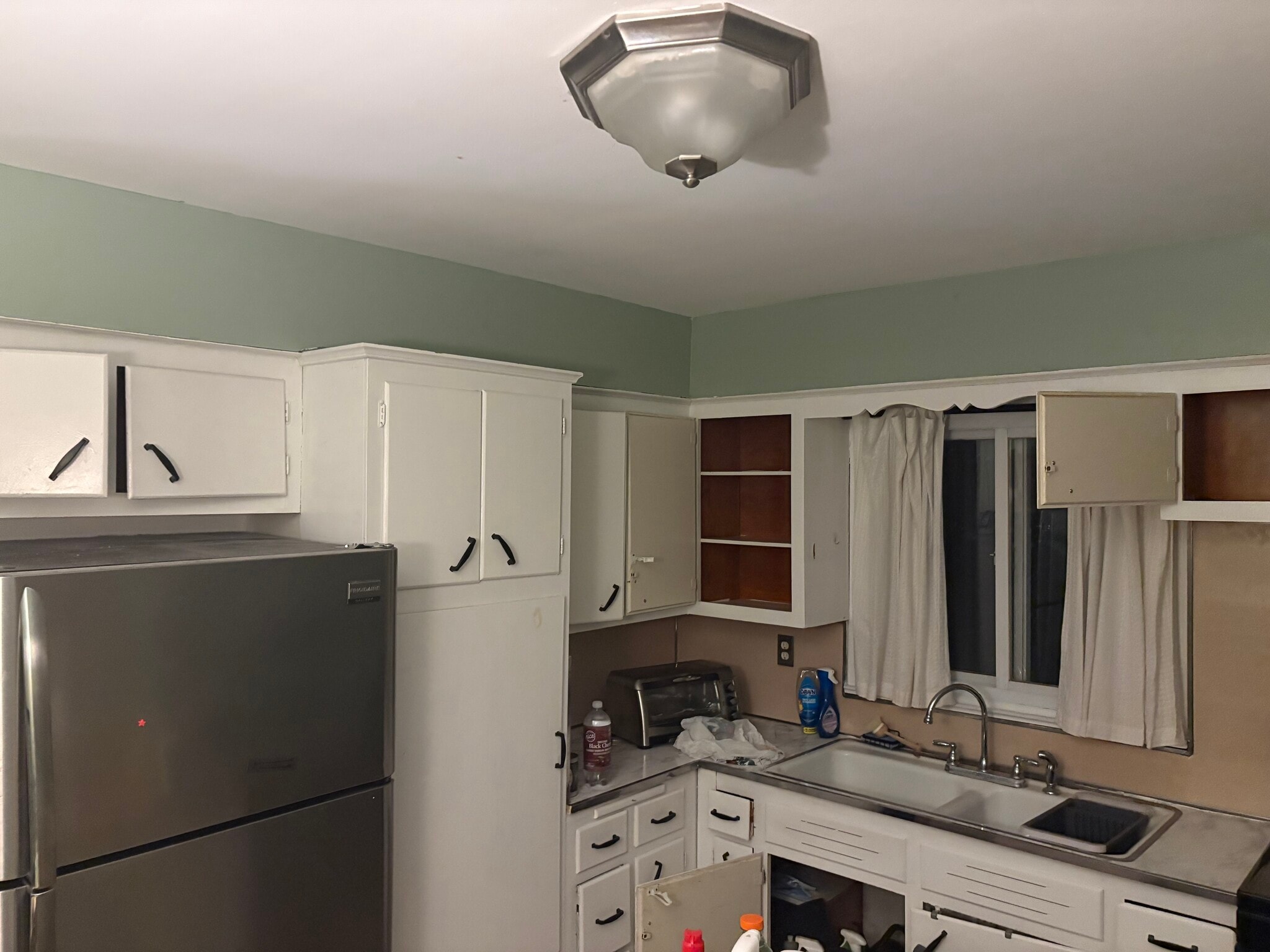 Kitchen - 270 Lafayette Ave