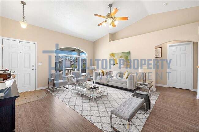Building Photo - 4 Bed, 2 Bath Home with 2-Car Garage in North Nampa