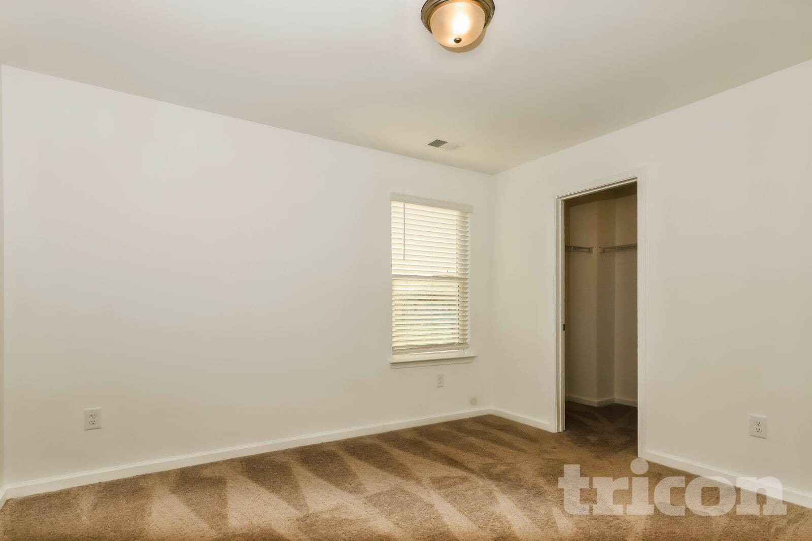 Building Photo - 413 Freeport Wy