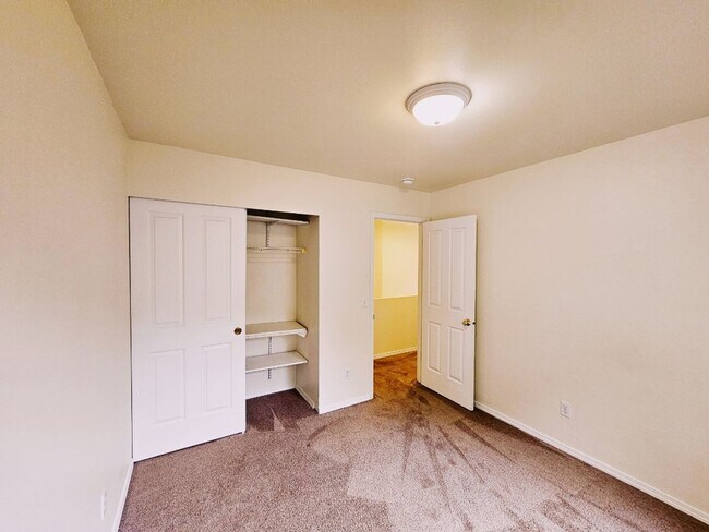 Building Photo - 3 Bed + Bonus Room 2.5 Bath Home Snohomish