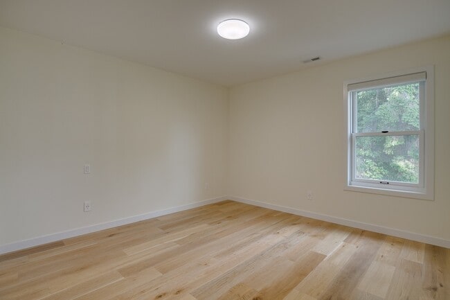 Building Photo - Stunning 5 Bedroom Juanita Bay Home For Rent!