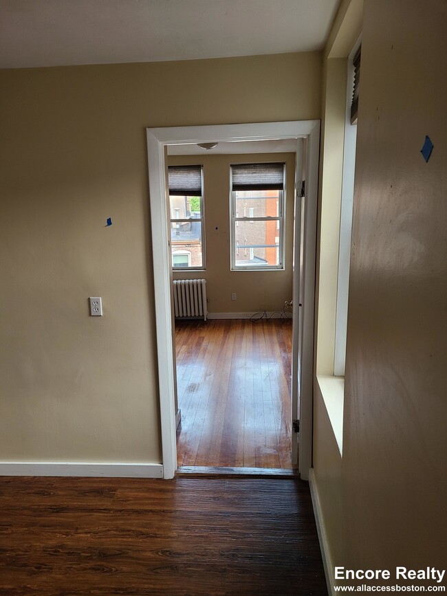 Building Photo - 224 Hanover St