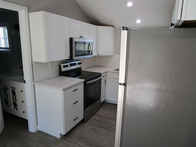 Building Photo - Completely Remodeled 2 Bedroom, 2 Bathroom...
