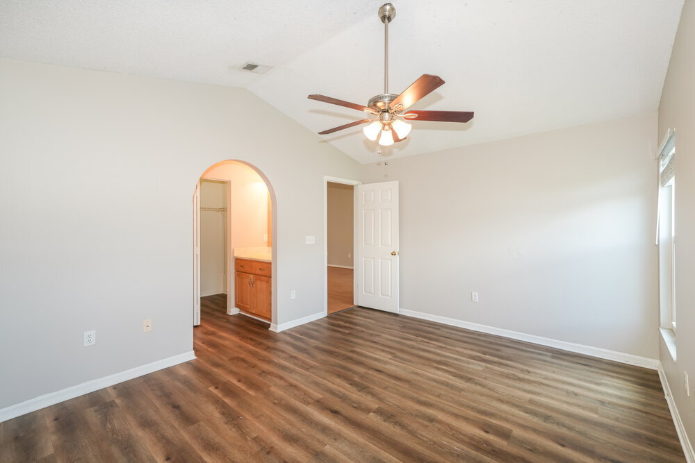 Building Photo - 2047 Sarah Louise Dr