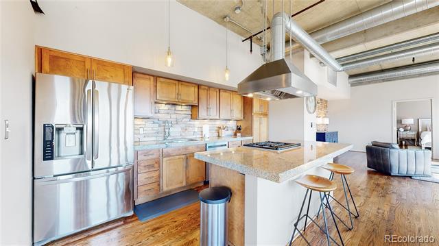 Building Photo - 2000 Little Raven St