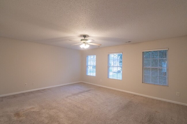 Building Photo - Spacious Home with Oversized Bedrooms & Op...