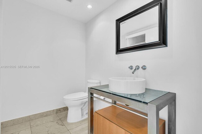 Building Photo - 6000 Indian Creek Dr