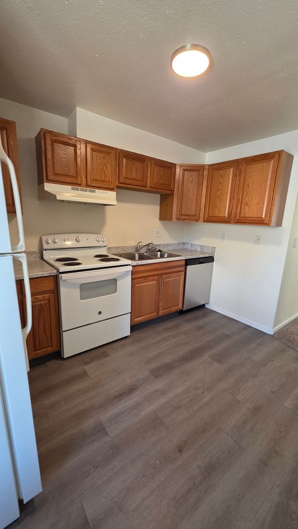 Building Photo - $1111 | 1BR/1BA | Cozy Lower Duplex Unit i...