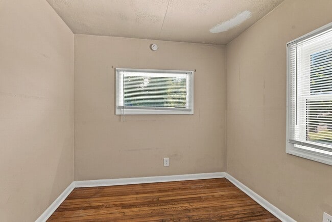 Building Photo - 501 Weakley Ave