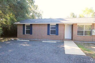 Building Photo - Updated 3/2 Brick Duplex in Northwest Pens...